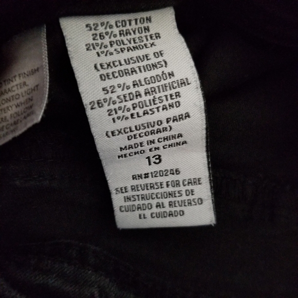 EUC- WallFlower Jeans - Picture 6 of 7